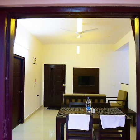 Varsha Enclave- Trinity House Aparthotel Mysore Exteriör bild