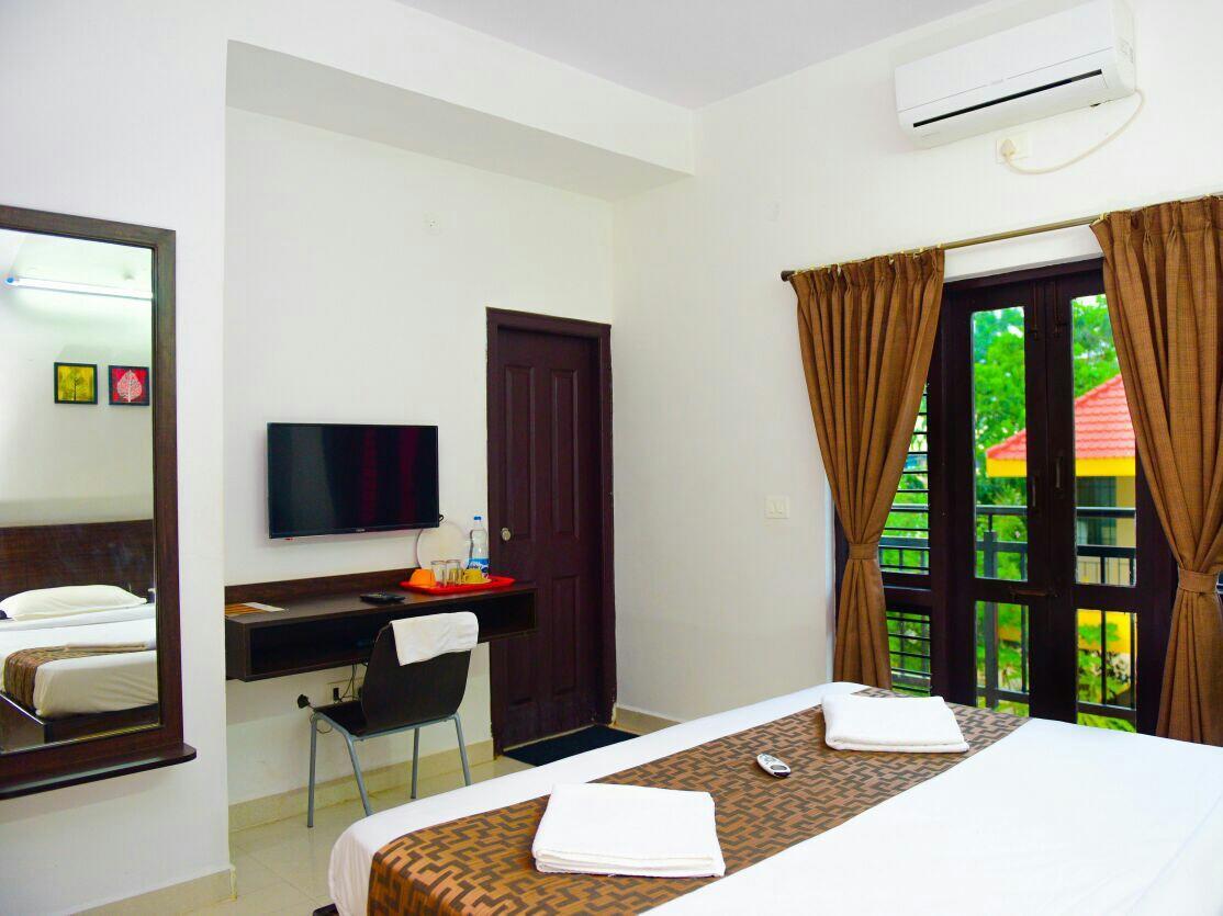 Varsha Enclave- Trinity House Aparthotel Mysore Exteriör bild
