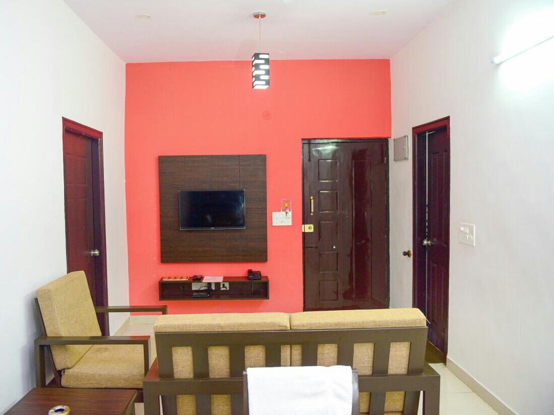 Varsha Enclave- Trinity House Aparthotel Mysore Exteriör bild