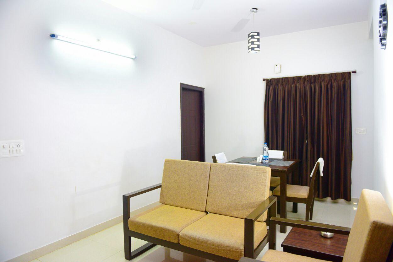 Varsha Enclave- Trinity House Aparthotel Mysore Exteriör bild