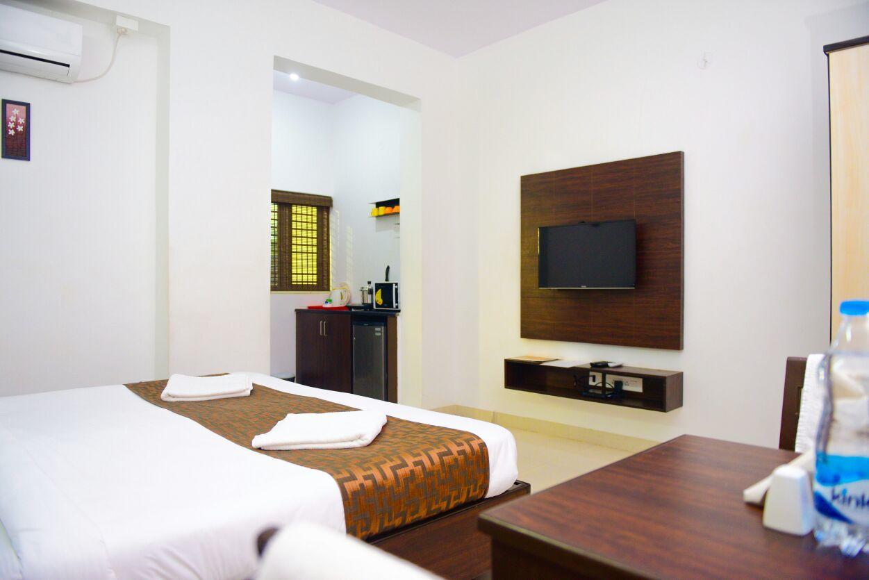 Varsha Enclave- Trinity House Aparthotel Mysore Exteriör bild