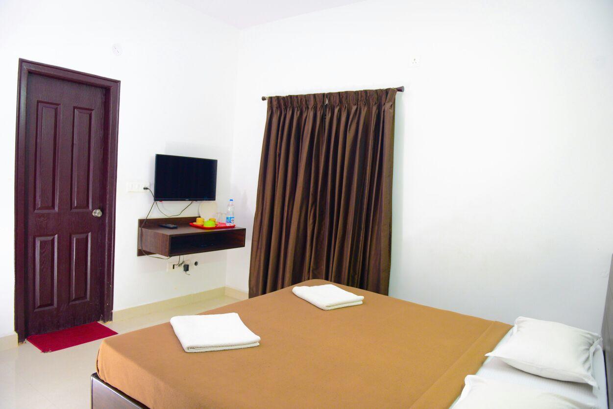 Varsha Enclave- Trinity House Aparthotel Mysore Exteriör bild