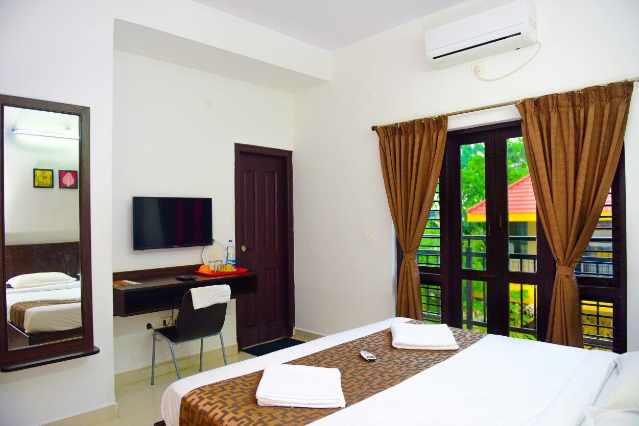 Varsha Enclave- Trinity House Aparthotel Mysore Exteriör bild
