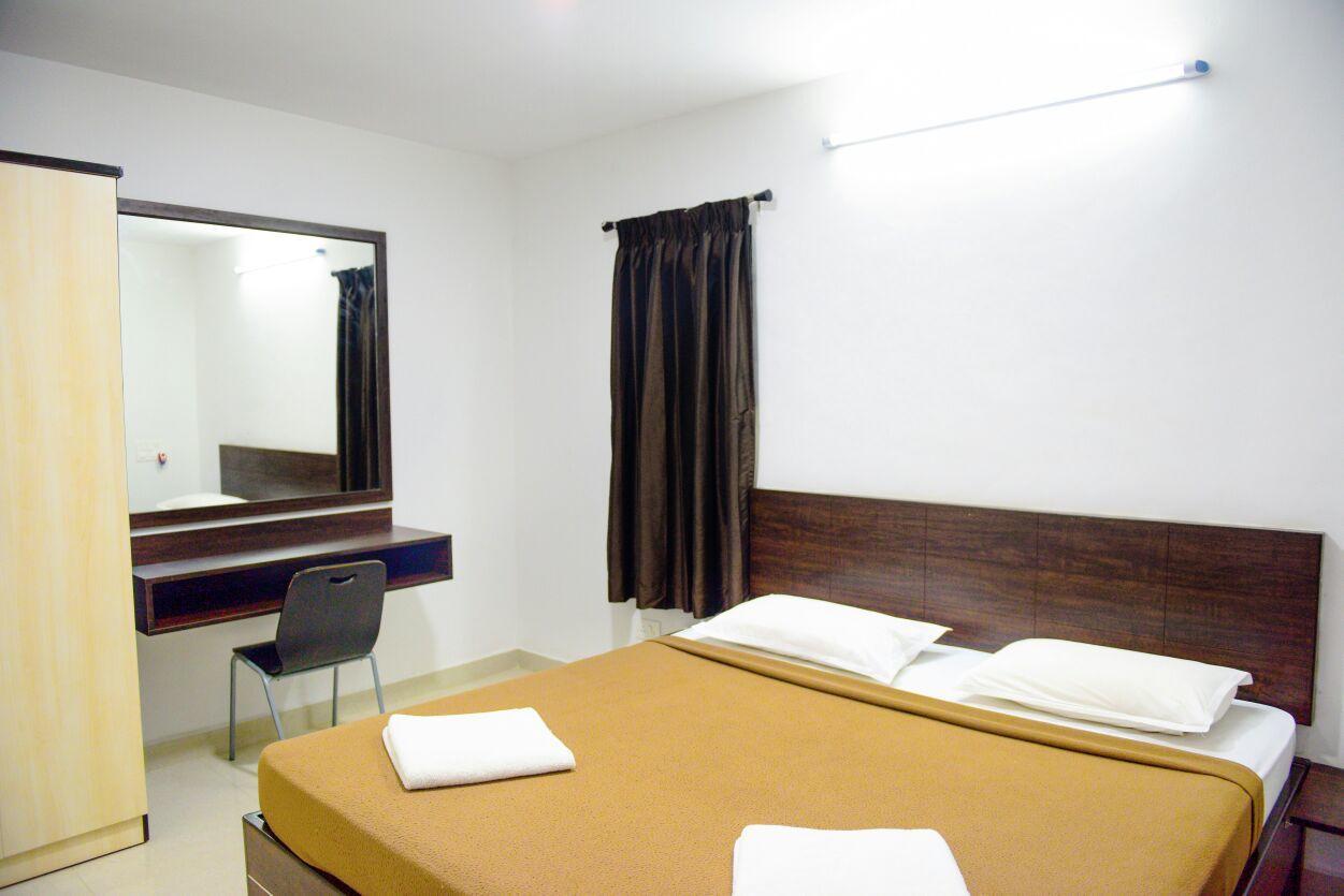 Varsha Enclave- Trinity House Aparthotel Mysore Exteriör bild